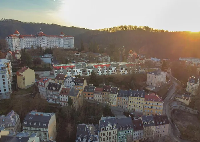 Imperial Apartment In Bohemia Residence By Rentez